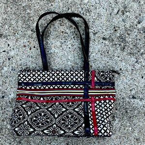 Vera Bradley black and White Retired Barcelona Print purse vinyl straps